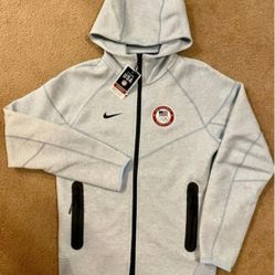 Team USA Nike Tech Fleece Windrunner