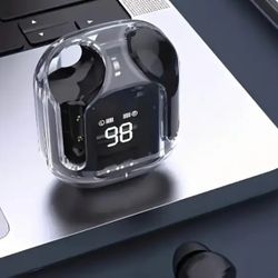 Ear Buds With Screen Case / Bluetooth  ***FREE DELIVERY ***