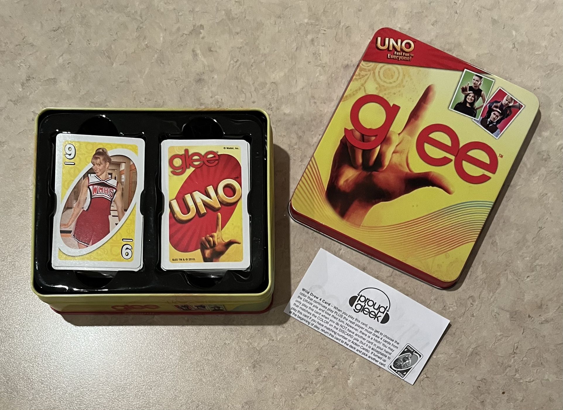 Glee UnO Card Game In Collector’s Edition Tin