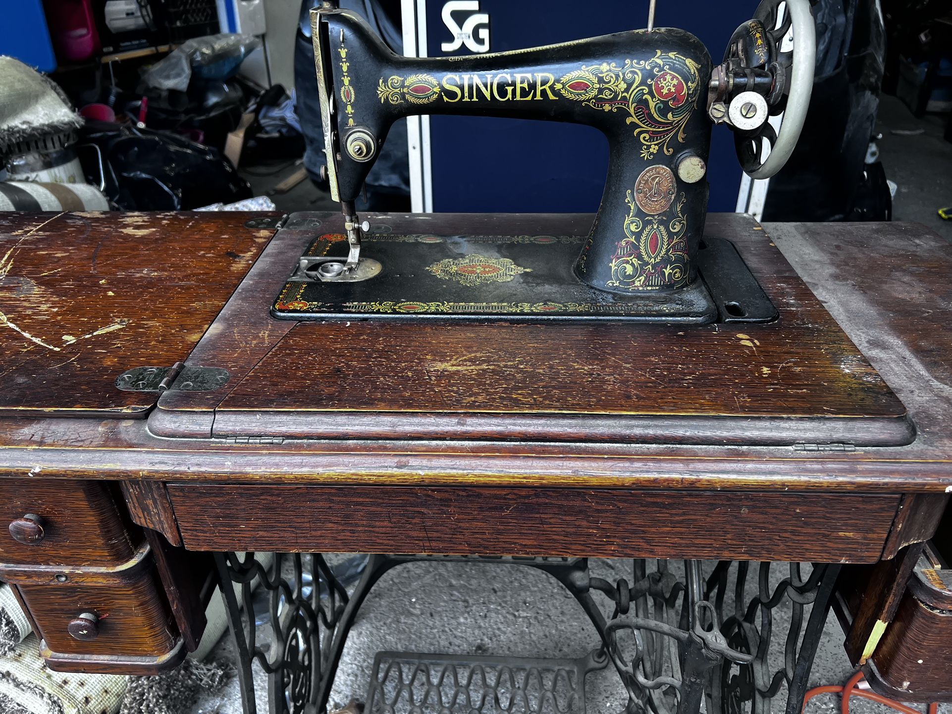 Singer Sewing Machine
