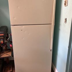Whirlpool Refrigerator - Working - Little Dents 
