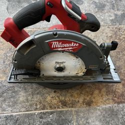 Milwaukee 7-1/4 Circular Saw For Left Hand