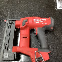 Milwaukee M18 FUEL 18 Ga 1/4 in Narrow Crown Stapler  (2749-20) 111345-1 JAR