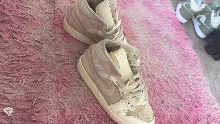 Nike jordan 1s