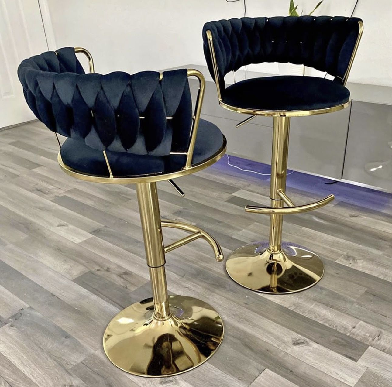 BLACK BARSTOOLS - Sillas De Barra NEGRAS β