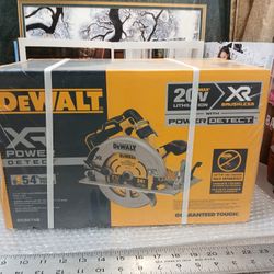 NEW DEWALT 20V XR CIRCULAR SAW 