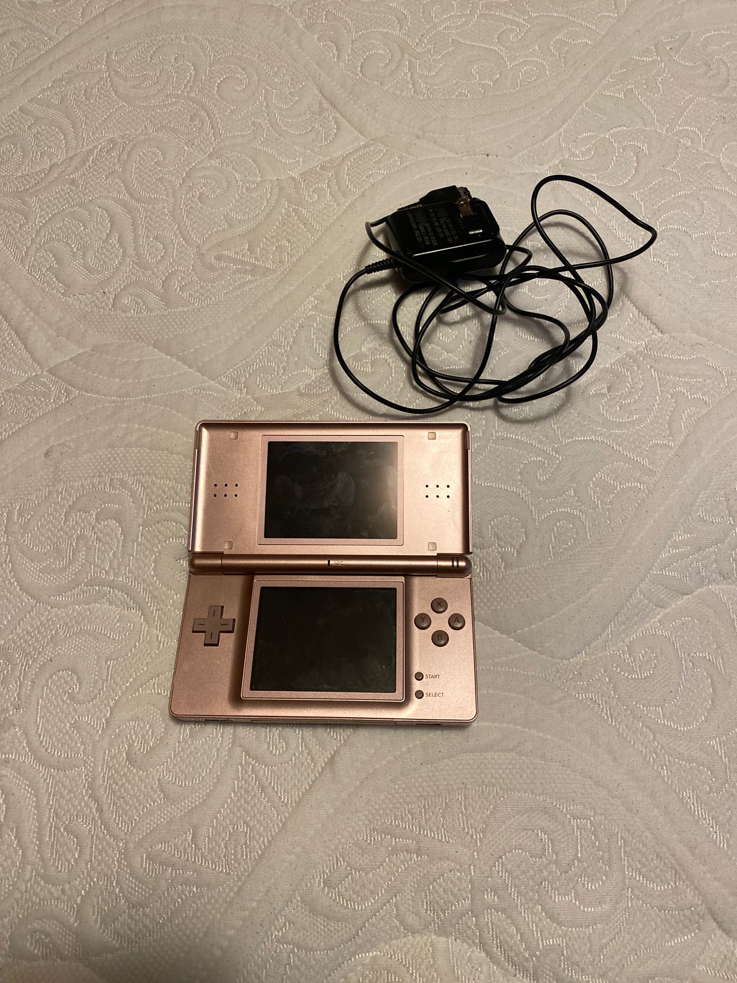 Pink Nintendo DS lite