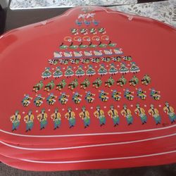 12 Individuals Cover Table Vinyl