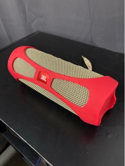 JBL Flip 5 Portable Speaker Gold with Silicone cover