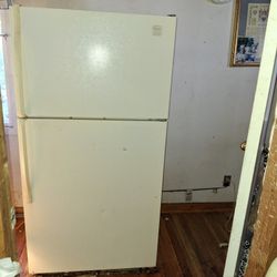 Fridge 20cuft by Whirlpool 