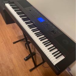 Yamaha DGX 650 Piano