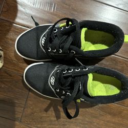 Heeleys Brand New Sz Y4 Great Gift!!