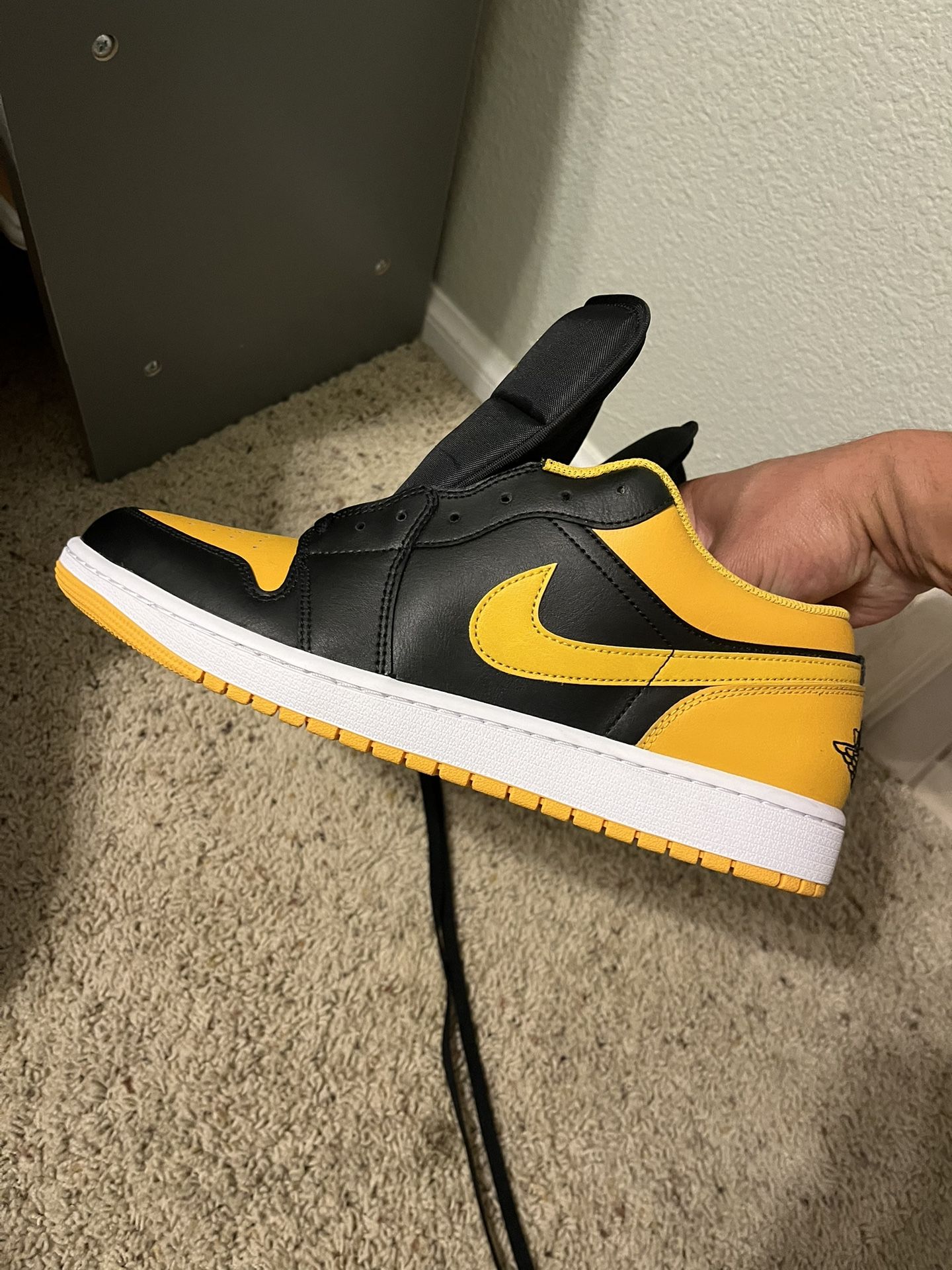 Jordan 1 “Yellow Ochre”