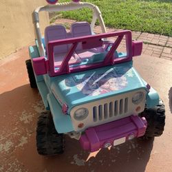 Power Wheels Frozen Jeep
