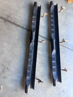 Mitsubishi Montero Sport steps