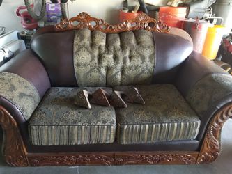LOVE SEAT $40