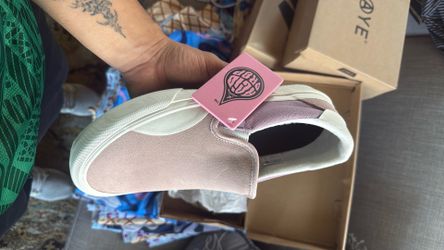 Straye shoes