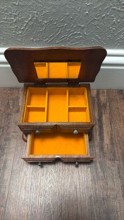 Vintage jewelry box