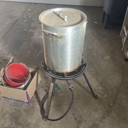 Classic Fryers 30 Quart Aluminum Turkey Fryer Pot With Stove 