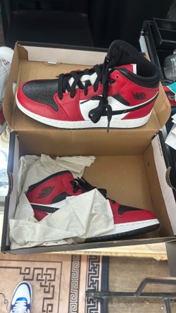 Jordan 1 Mid Chicago Black Toe (GS)