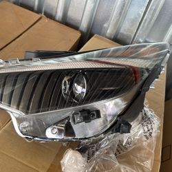 2021-2023 HYUNDAI ELANTRA HEADLIGHT  LEFT DRIVER SIDE HALOGEN W/LED 92101-AA