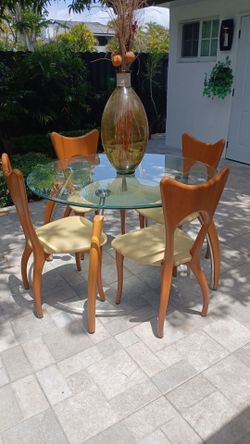 Mesa Moderna
