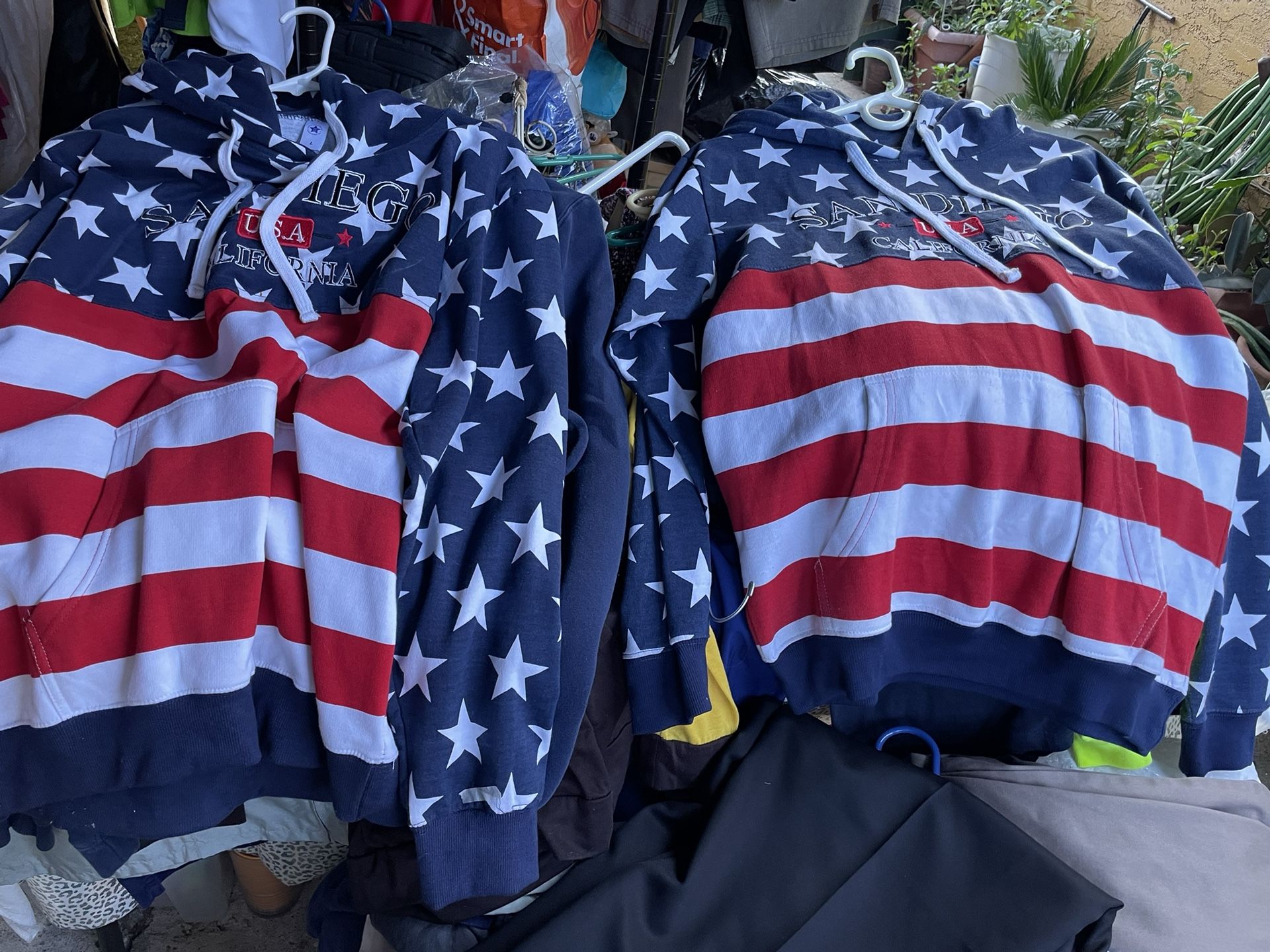 2 BEAUTIFUL SWEATERS SIZE L AND M