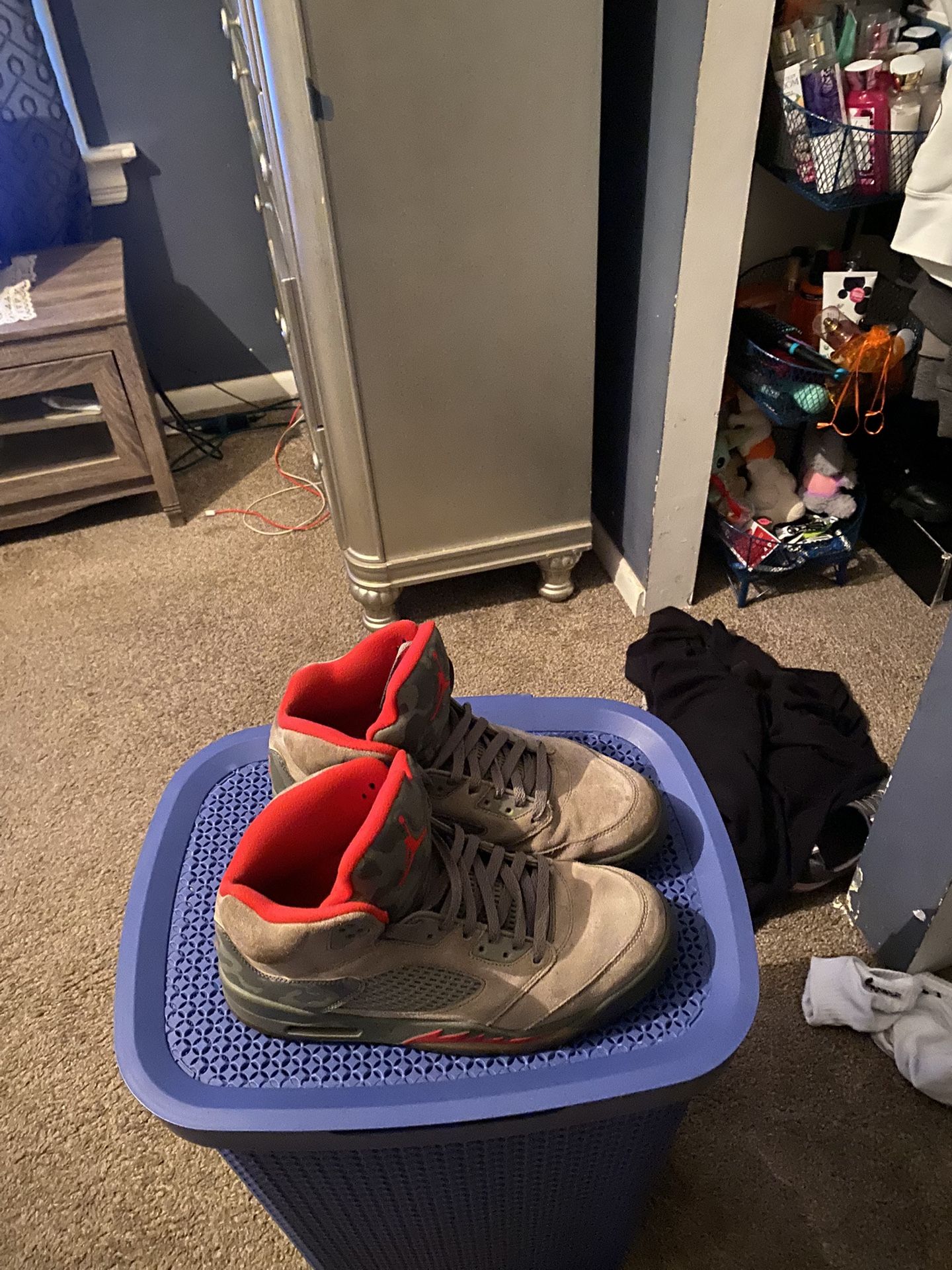 Jordan five 10 1/2