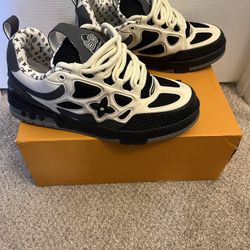 Lv skates Black and white 