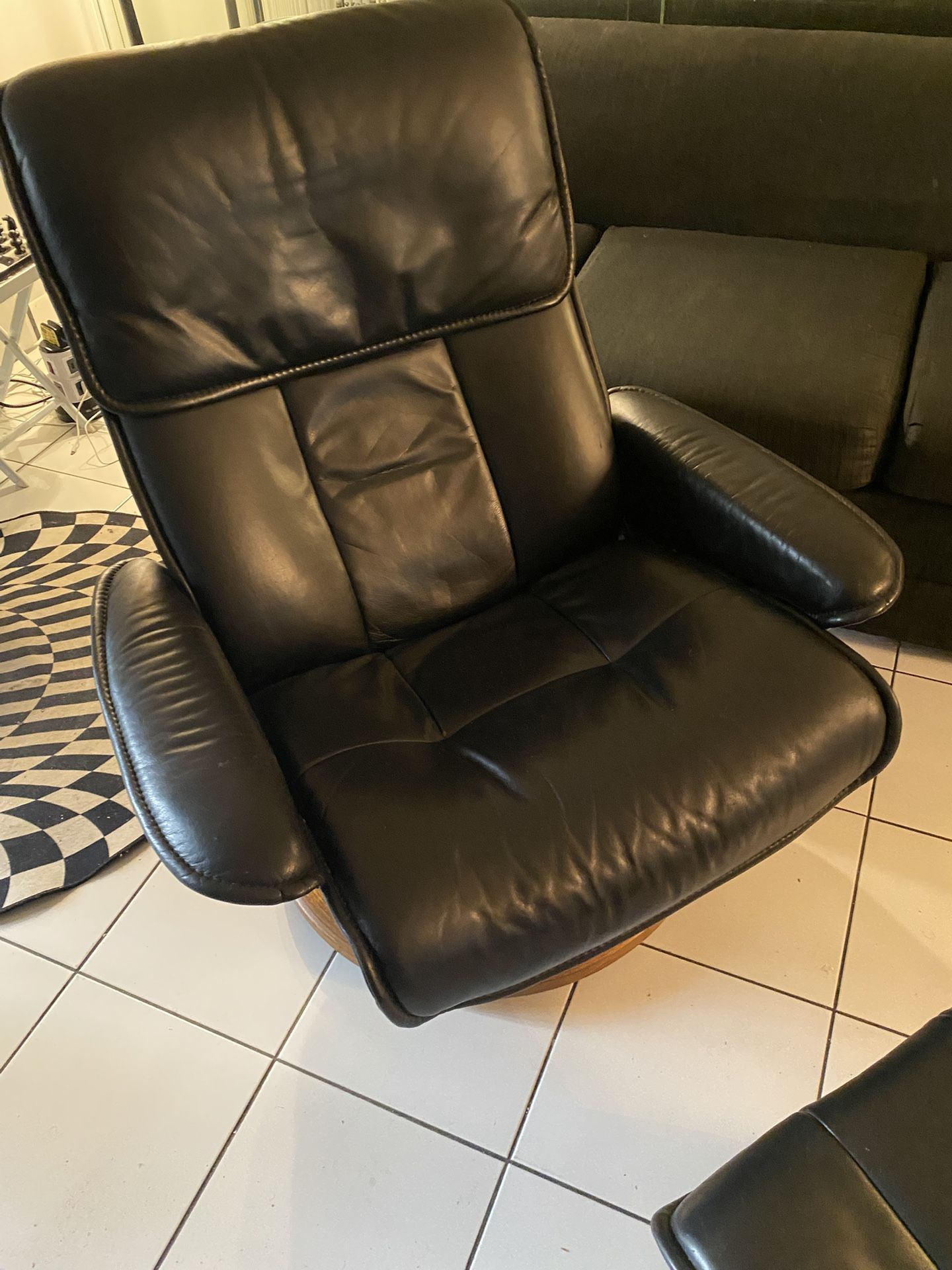 PRISTINE VINTAGE DESIGNER LEATHER RECLINER AND OTTOMAN