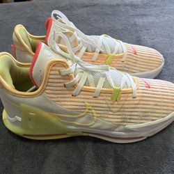 Nike LeBron Witness 6 basketball shoes