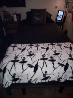 Twin size adjustable bed frame