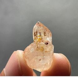 13.45ctw Petroleum Quartz Crystal Fluorescent Oil Bladder Enhydro Inclusions