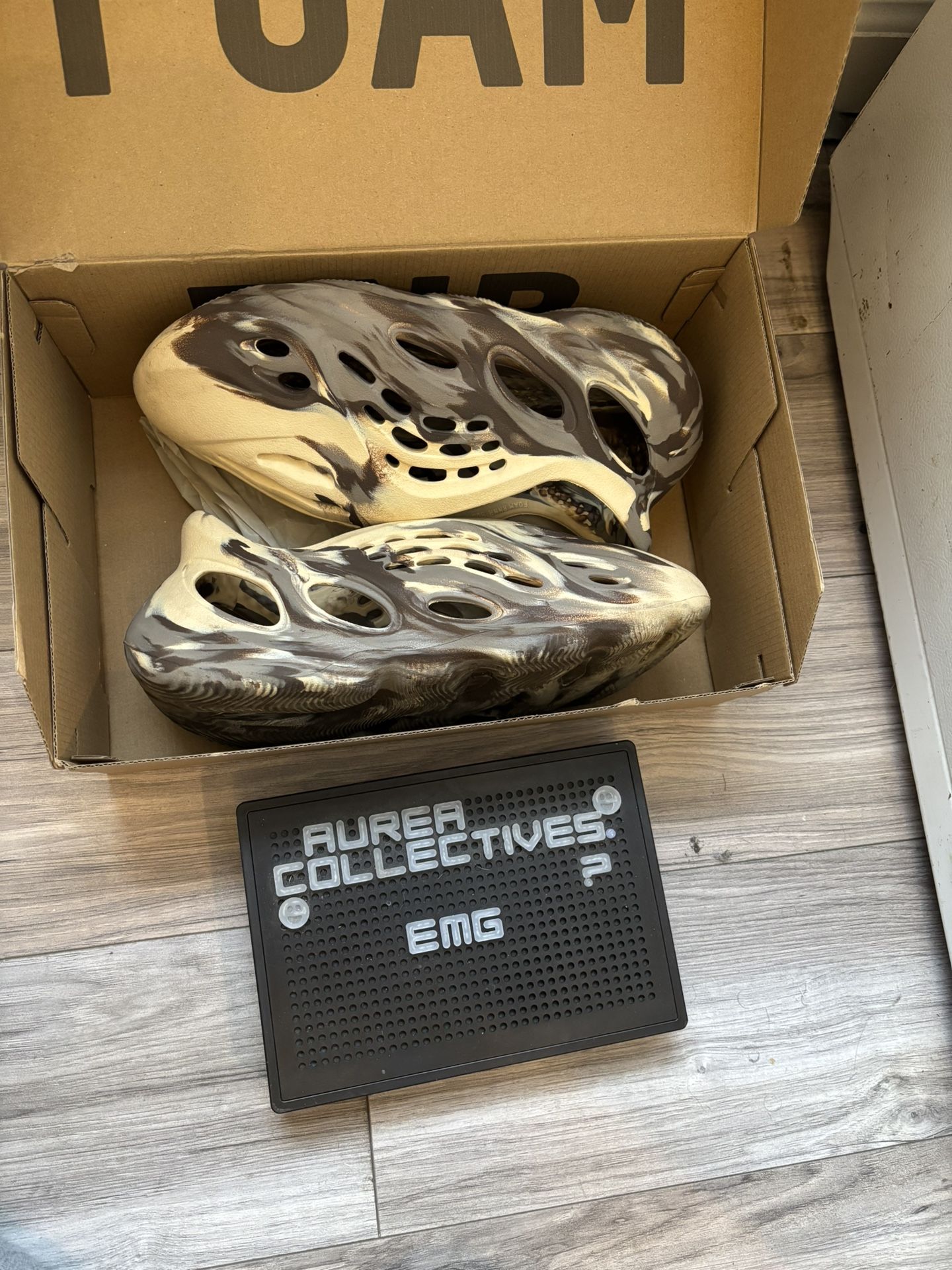 yeezy mx clay foam runner sz 8