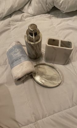 Marble Bathroom Set ($10)
