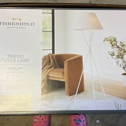 Tripod Floor lamp