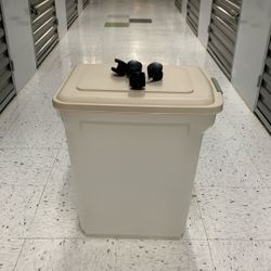 Pet Food Storage