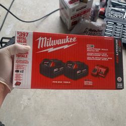 Milwaukee Batteries M18