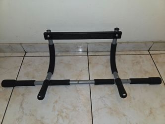 Pull up bar