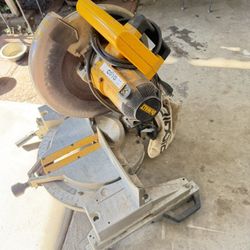 Saw Dewalt Buenas Condiciones 