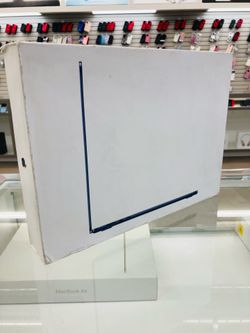 MacBook Air m3 8gb ram 256gb ssd