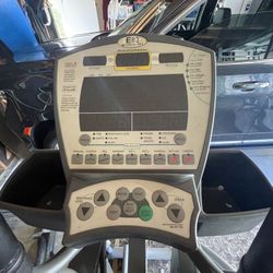 Price Reduced! Elliptical precor SportsArt E Series