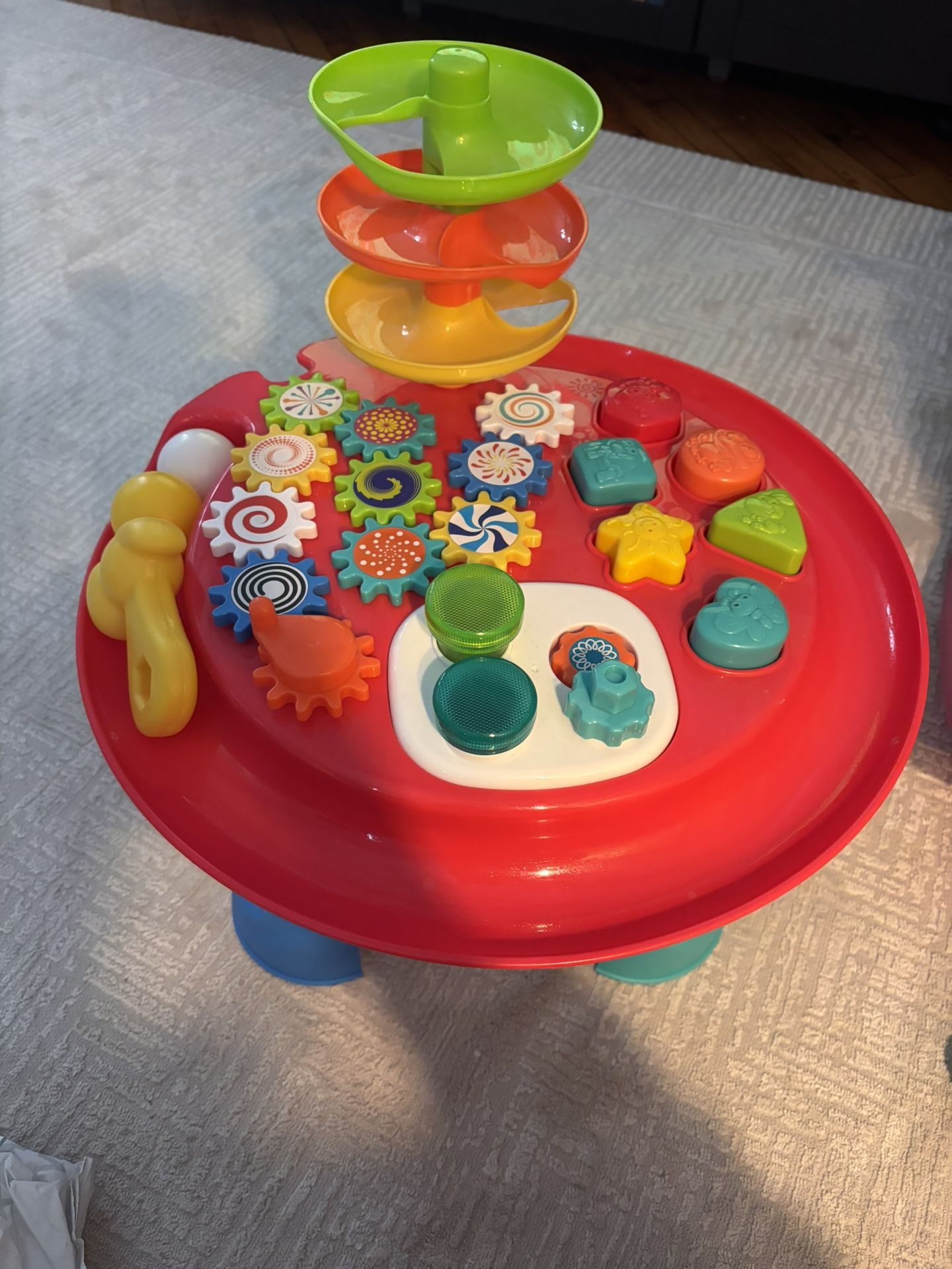 Busy Infant Gear & Ball Play Table