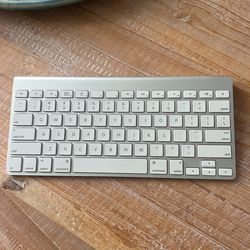 Apple Keyboard
