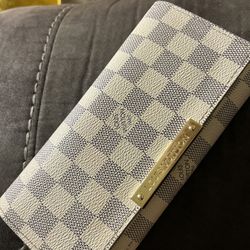 LV WALLET 