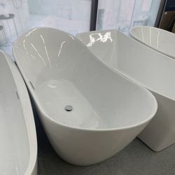 Freestanding bathtub 67” fiberglass acrylic 
