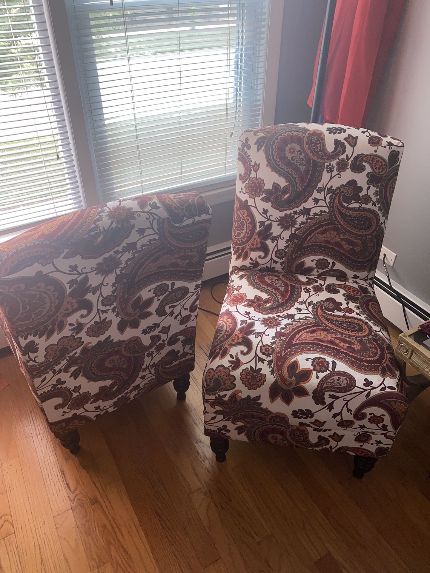 Accent chairs