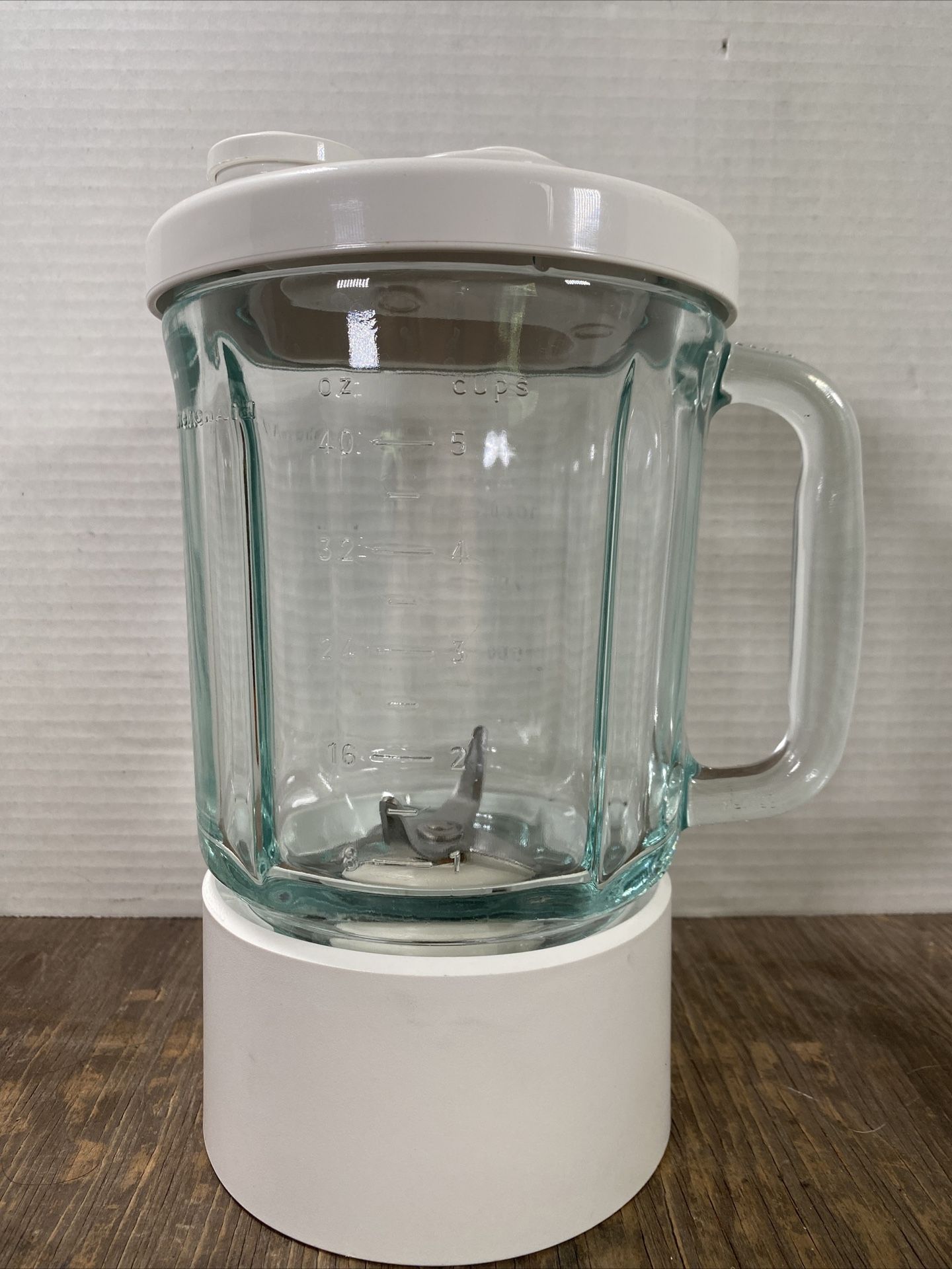 KitchenAid Blender KSB5WH4 White 40 oz/5 Cup OEM Glass Replacement Pitcher / Jar