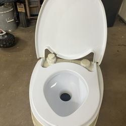 Camco Porta-potty