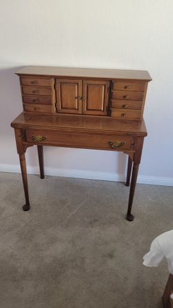 Folding writing desk
